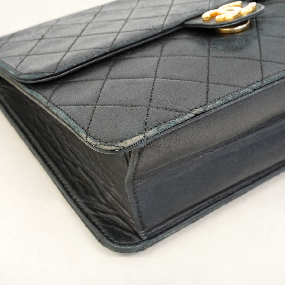 【6id4990】シャネル ショルダーバッグ マトラッセ チェーンショルダー ラムスキン ブラック ゴールド金具【中古】レディース
