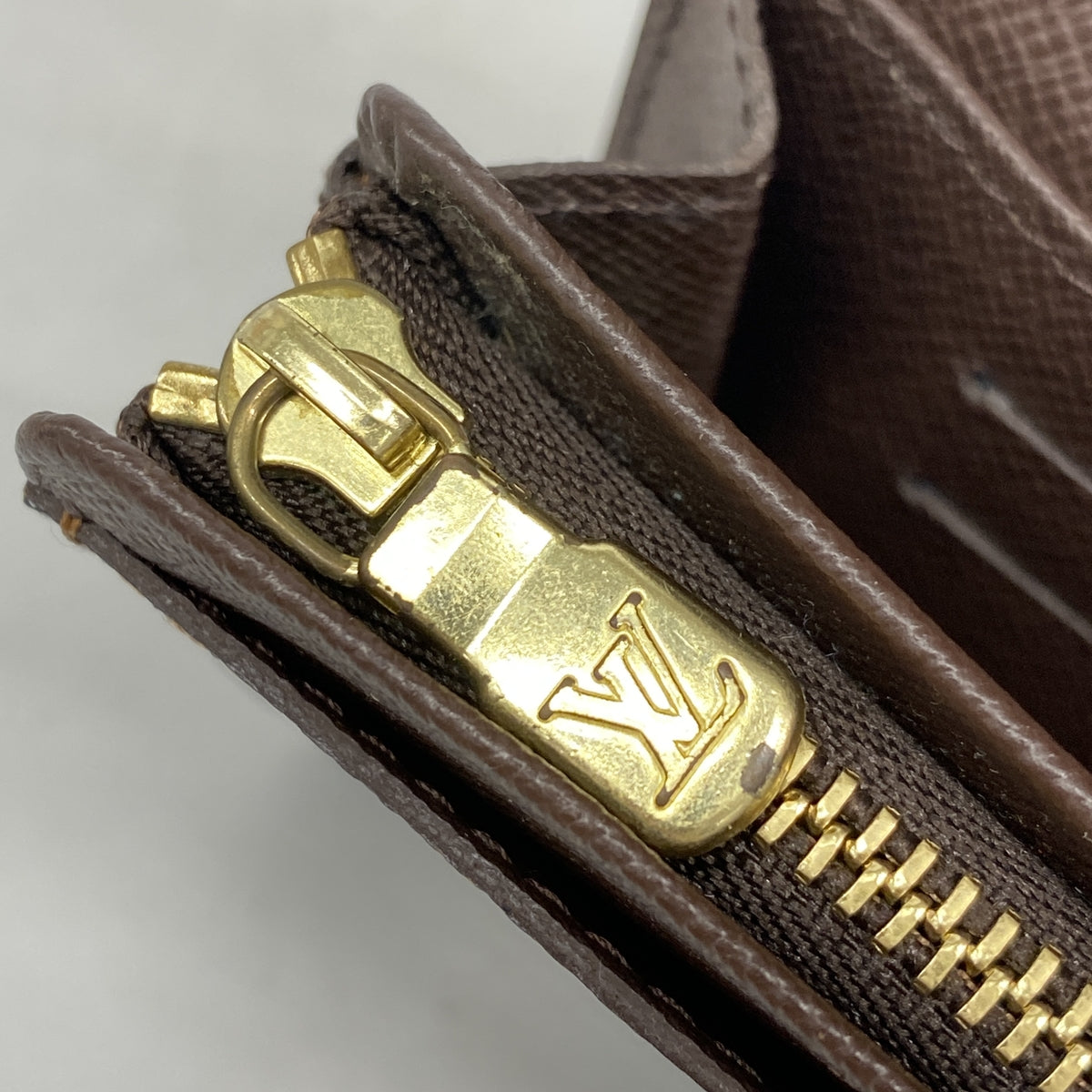 【6id5024】ルイヴィトン 財布 ダミエ ポルトフォイユトレゾール N61736 エベヌ【中古】レディース