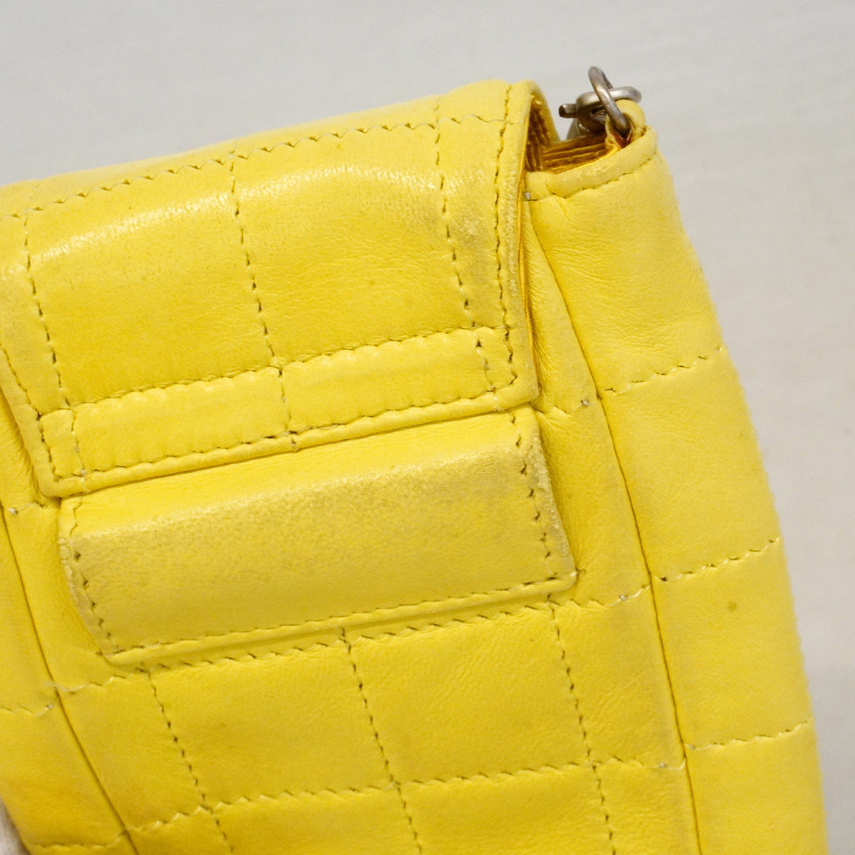 【6id5034】シャネル ショルダーバッグ 2.55/チョコバー チェーンショルダー ラムスキン イエロー シルバー金具【中古】レディース