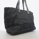 【6id5046】シャネル トートバッグ ニュートラベル ナイロン ブラック ゴールド金具【中古】レディース