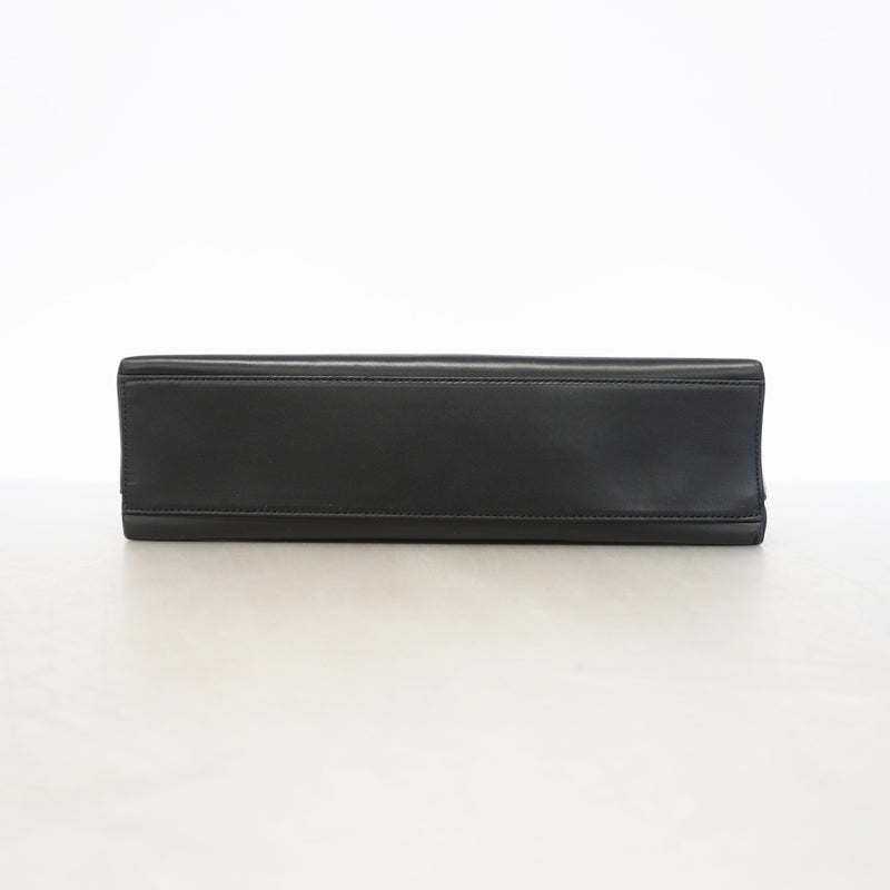 【6id5056】サルヴァトーレフェラガモ ショルダーバッグ ヴァラ レザー ブラック シルバー金具【中古】レディース