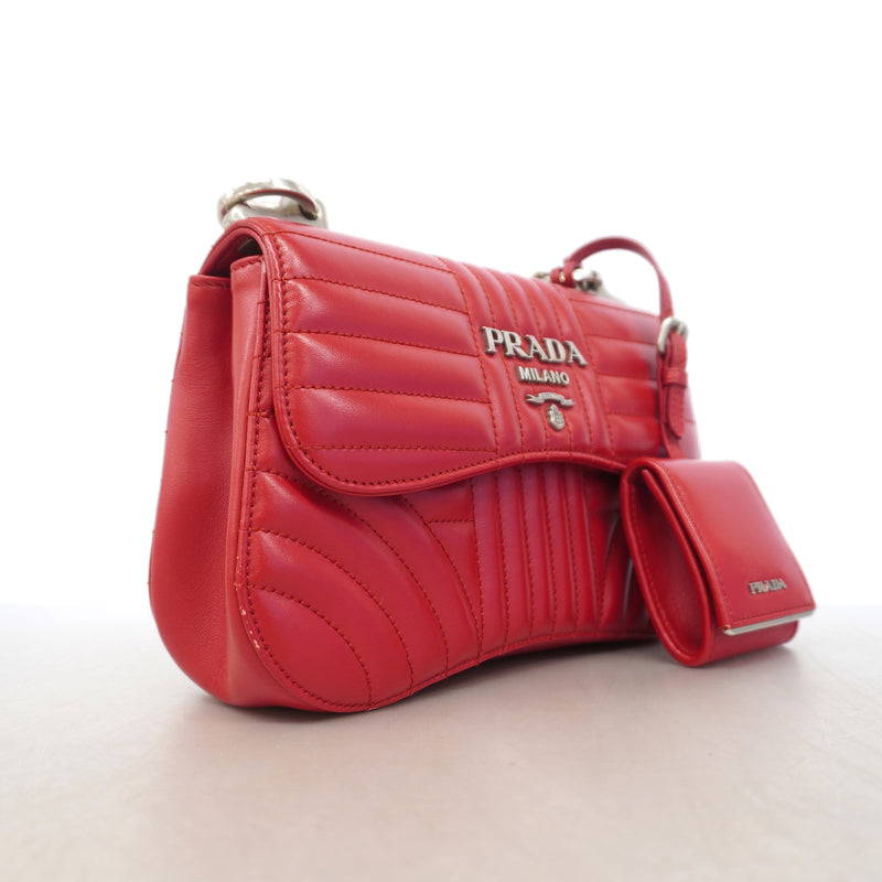 【6id5059】プラダ ショルダーバッグ タイムラグ レザー レッド シルバー金具【中古】レディース