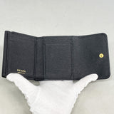 【6id5075】プラダ 三つ折り財布 レザー ブラック ゴールド金具【中古】レディース