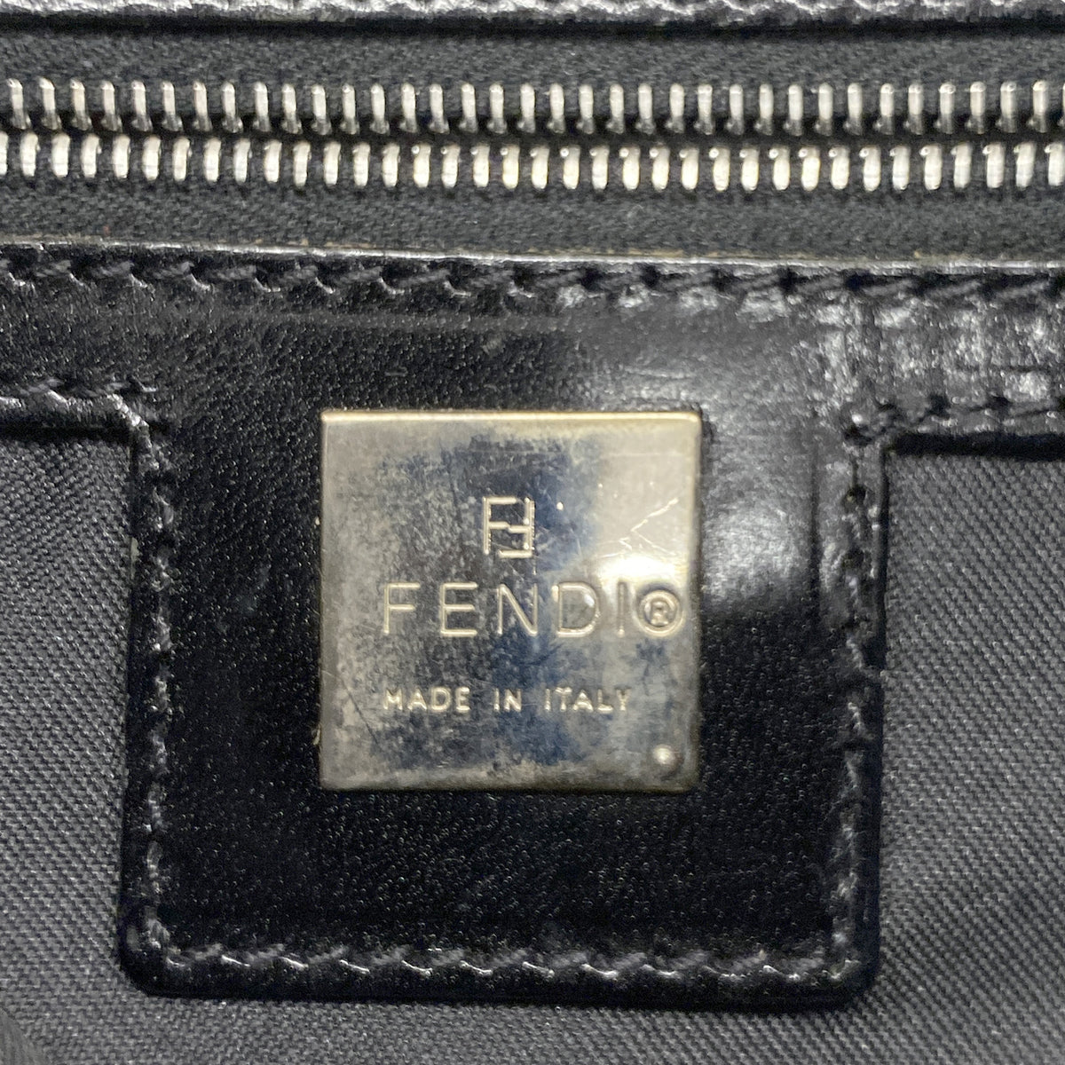 【6id5089】フェンディ ショルダーバッグ ファー ブラック シルバー金具【中古】レディース