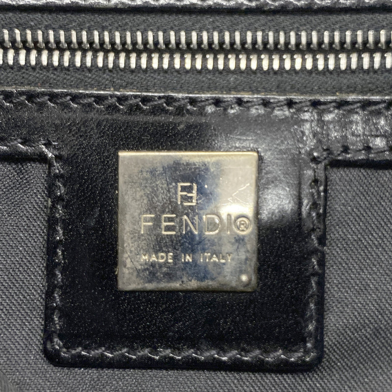 【6id5089】フェンディ ショルダーバッグ ファー ブラック シルバー金具【中古】レディース