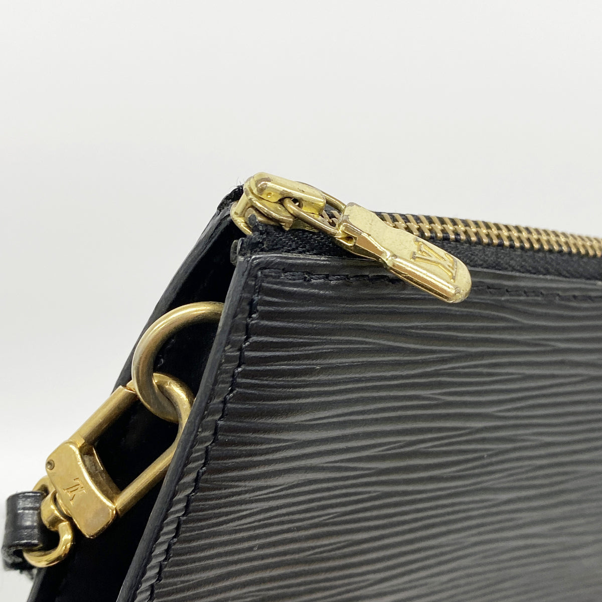 【6id5104】ルイヴィトン ポーチ エピ ポシェットアクセソワール M52942 ノワール【中古】レディース