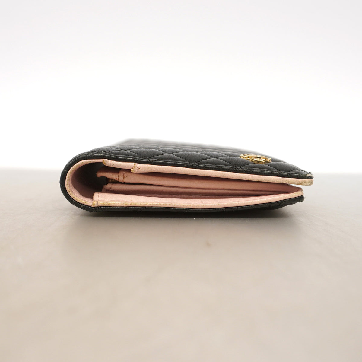 【6id5190】シャネル 長財布 ラムスキン ブラック ゴールド金具【中古】レディース
