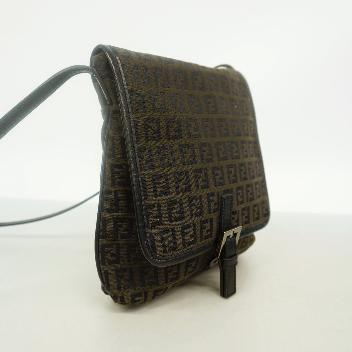 【6id5218】フェンディ ショルダーバッグ ズッキーノ ナイロンキャンバス ダークブラウン シルバー金具【中古】レディース