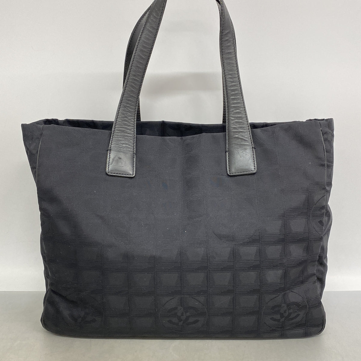 【6id5295】シャネル トートバッグ ニュートラベル ナイロン ブラック ゴールド金具【中古】レディース