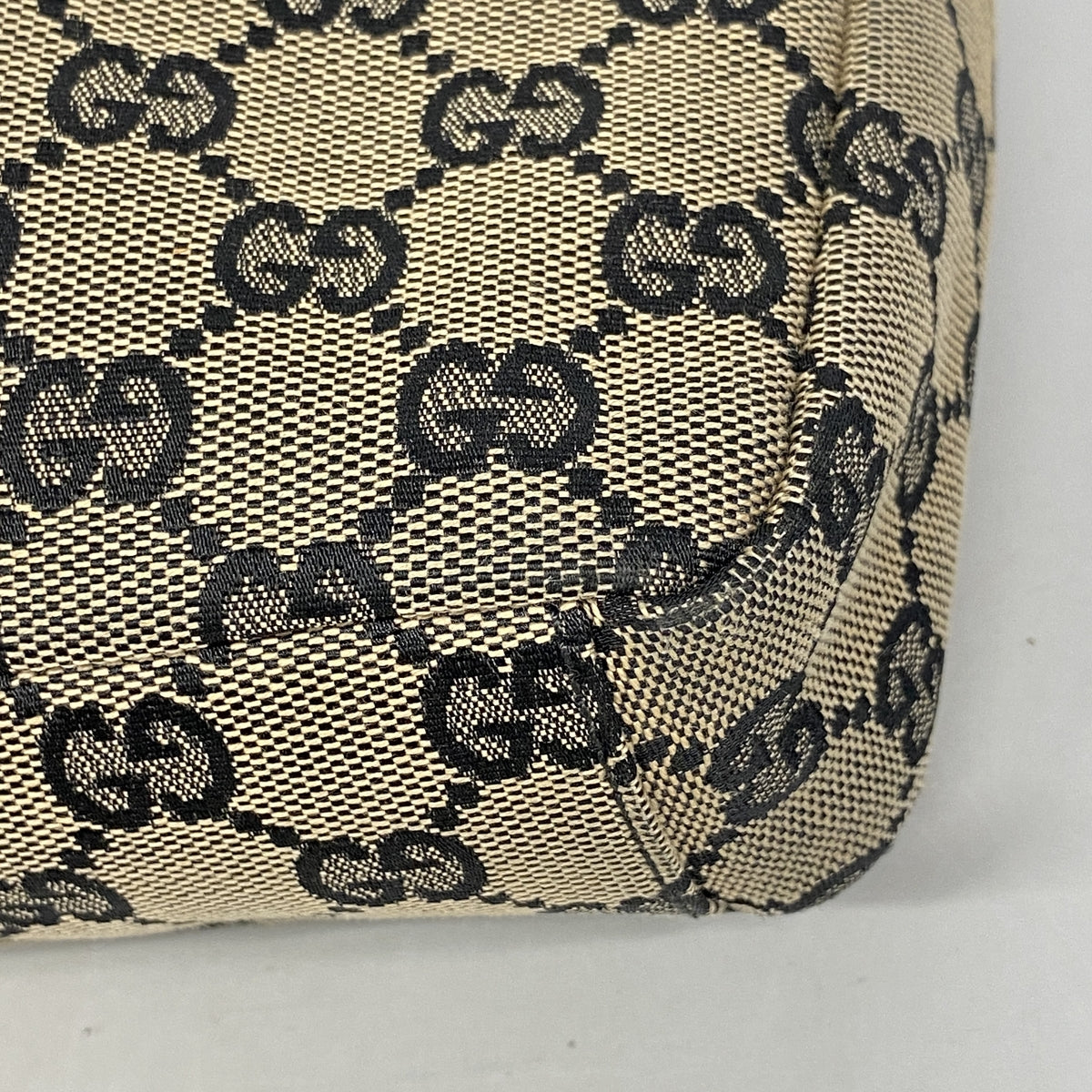 【6id5336】グッチ ショルダーバッグ GGキャンバス 019 0433 キャンバス ブラウン ブラック ゴールド金具【中古】レディース