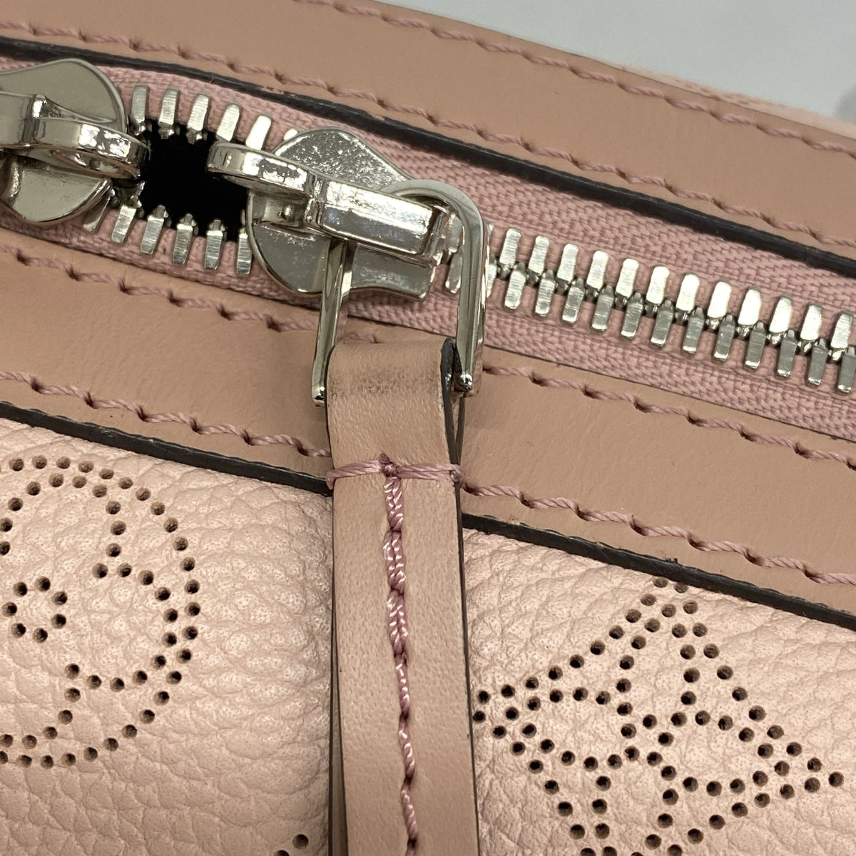 【6id5383】ルイヴィトン ハンドバッグ マヒナ アステリア M54673 マグノリア 2wayバッグ【中古】レディース