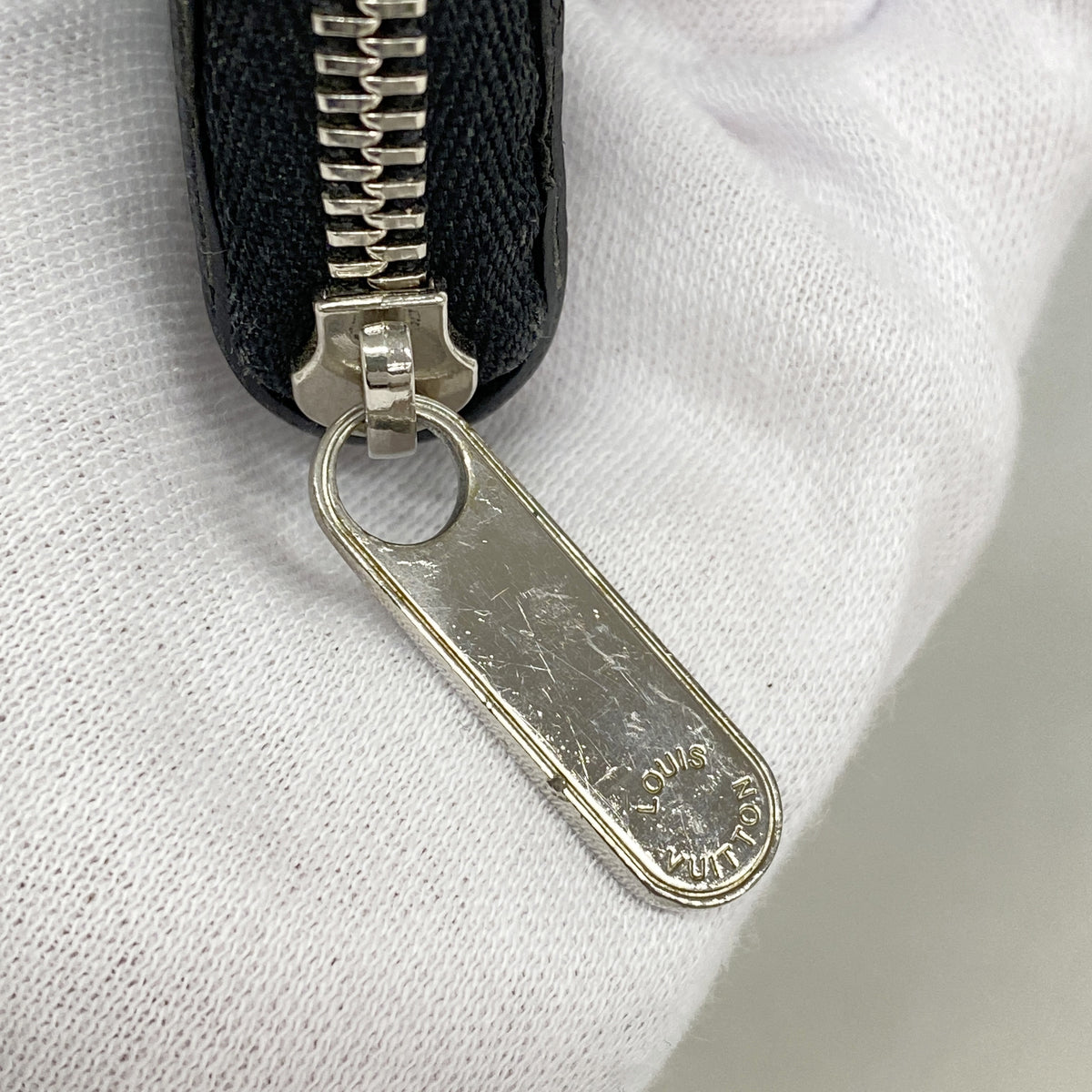 【6id5395】ルイヴィトン コインケース ダミエ・グラフィット ジッピーコインパース N63076 ブラック グレー【中古】メンズ