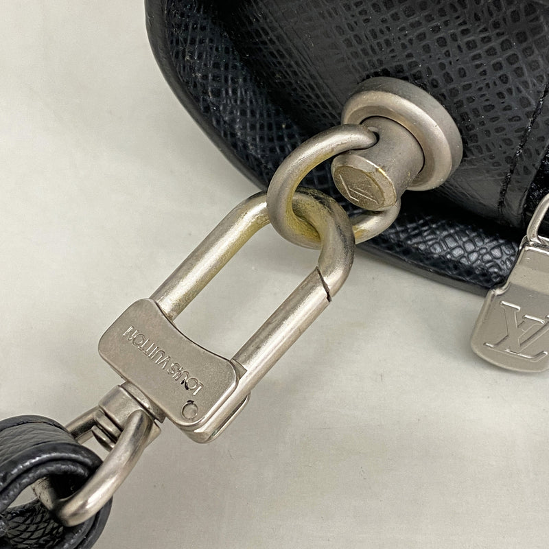 【6id5414】ルイヴィトン クラッチバッグ タイガ バイカル M30182 アルドワーズ【中古】メンズ