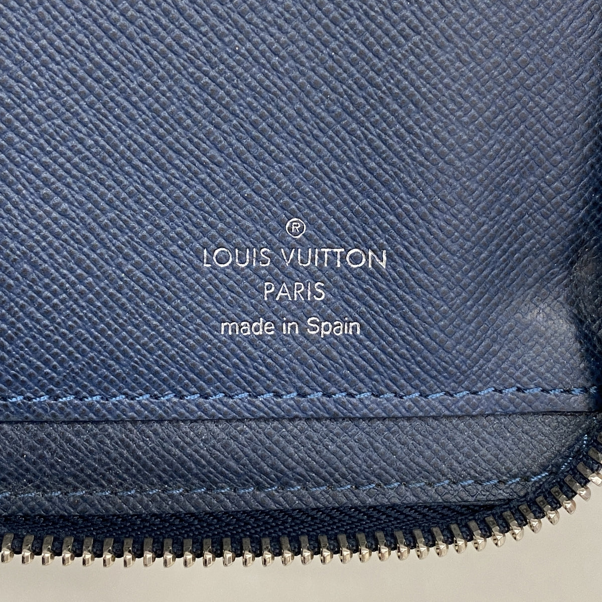 【6id5415】ルイヴィトン 長財布 タイガ ジッピーウォレットヴェルティカル M32837 オセアン【中古】メンズ