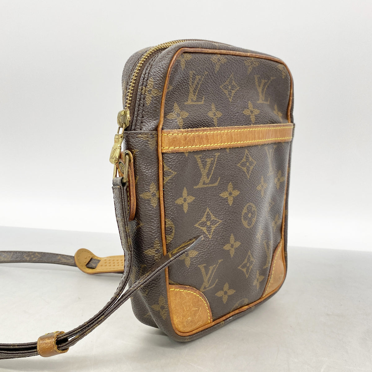 【6id5433】ルイヴィトン ショルダーバッグ モノグラム ダヌーブ M45266 ブラウン【中古】レディース
