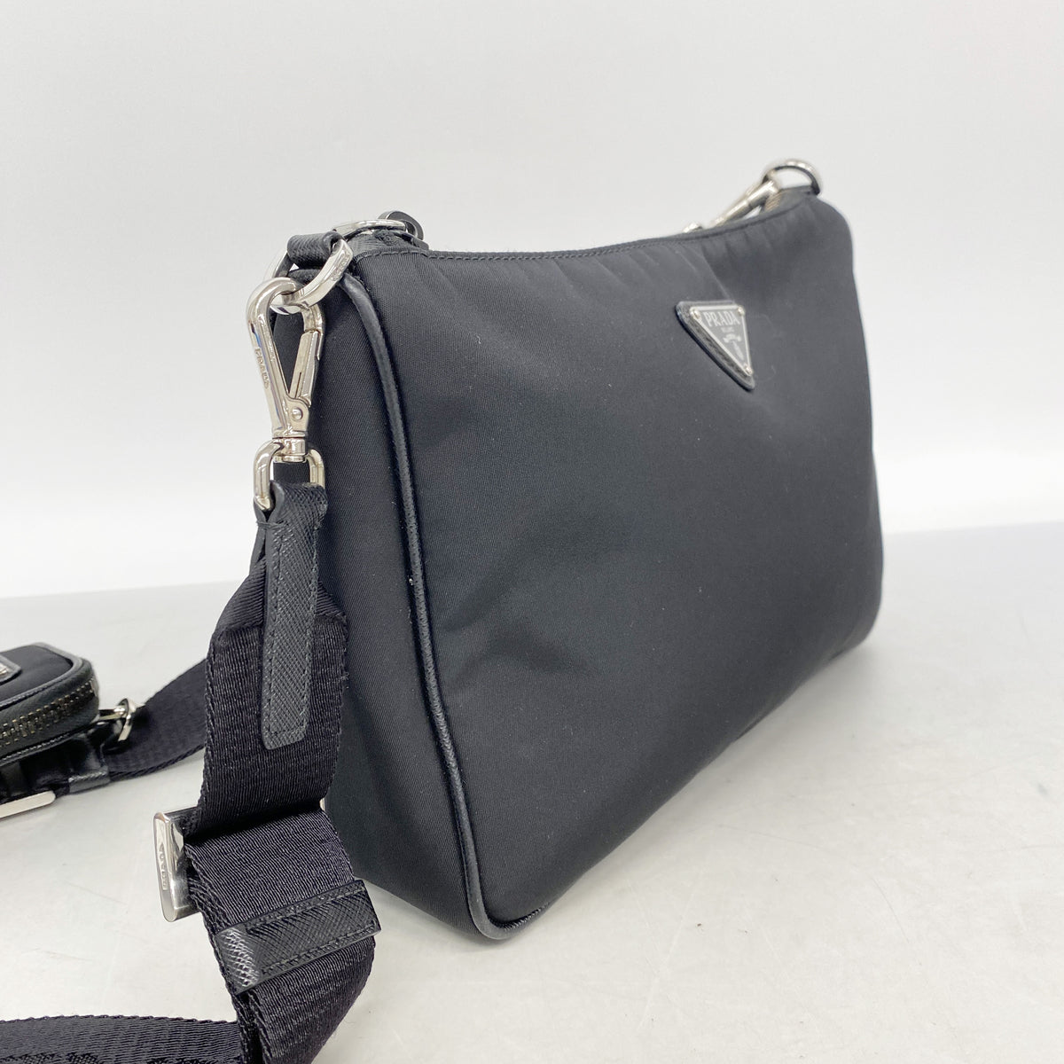 【6id5443】プラダ ショルダーバッグ テスート ナイロン ブラック シルバー金具【中古】レディース