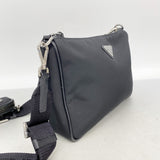 【6id5443】プラダ ショルダーバッグ テスート ナイロン ブラック シルバー金具【中古】レディース