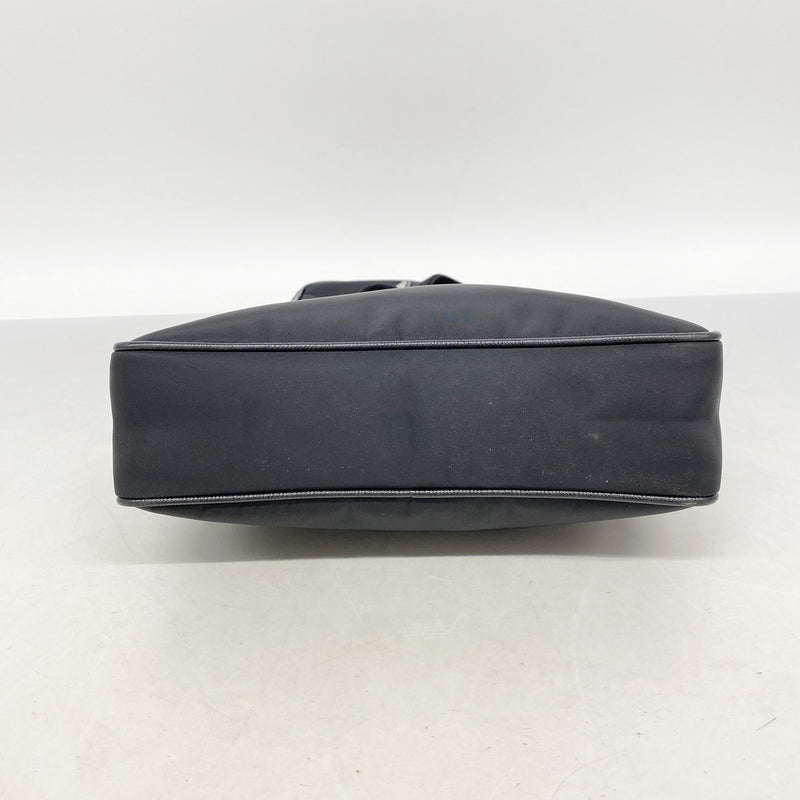 【6id5443】プラダ ショルダーバッグ テスート ナイロン ブラック シルバー金具【中古】レディース