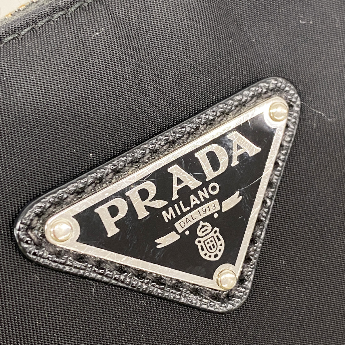 【6id5443】プラダ ショルダーバッグ テスート ナイロン ブラック シルバー金具【中古】レディース