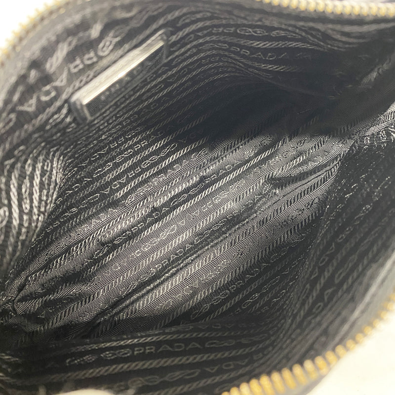 【6id5443】プラダ ショルダーバッグ テスート ナイロン ブラック シルバー金具【中古】レディース