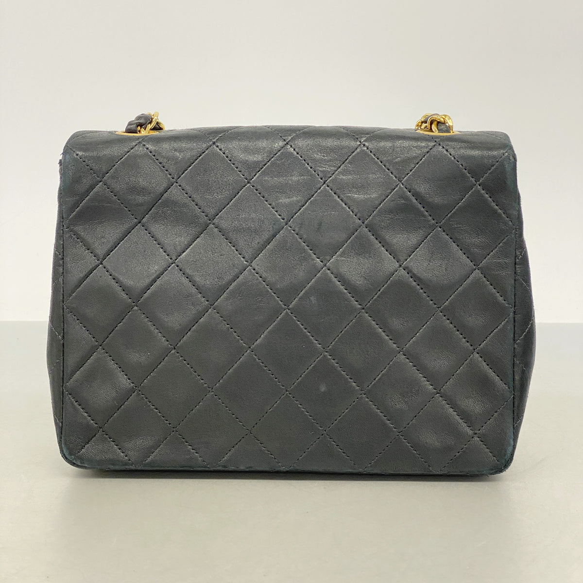 【6id5448】シャネル ショルダーバッグ マトラッセ チェーンショルダー ラムスキン ブラック ゴールド金具【中古】レディース