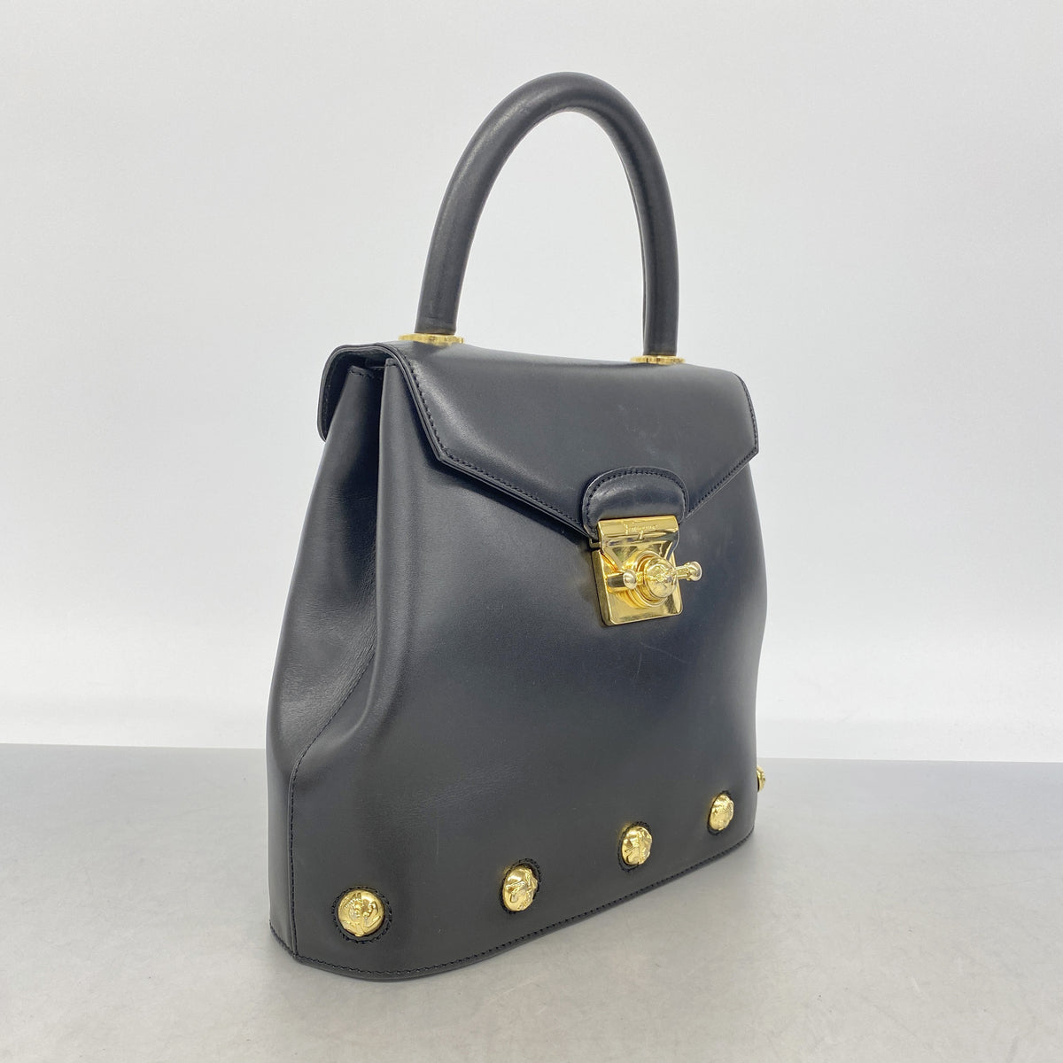 【6id5449】サルヴァトーレフェラガモ ハンドバッグ レザー ブラック ゴールド金具 2wayバッグ【中古】レディース
