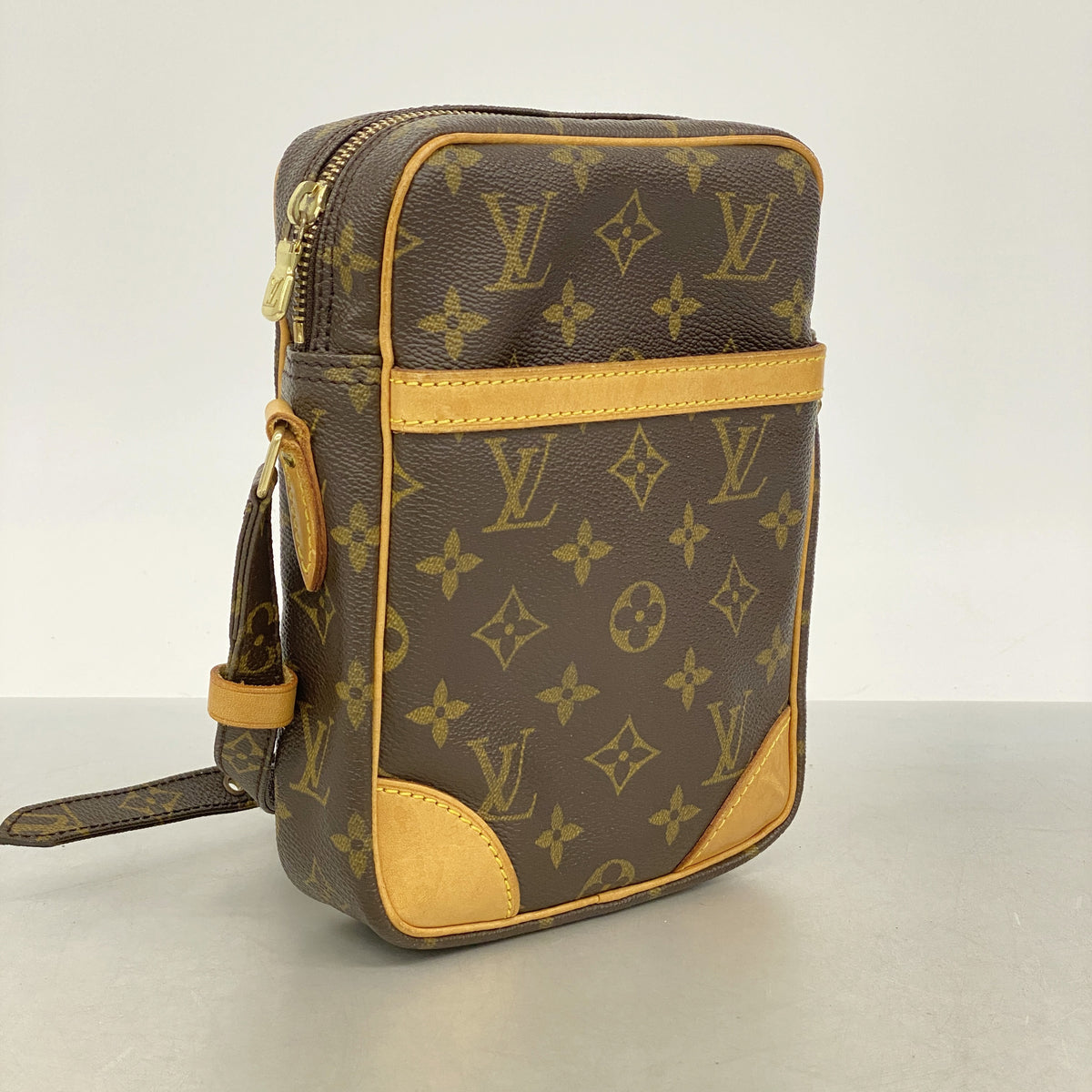 【6id5499】ルイヴィトン ショルダーバッグ モノグラム ダヌーブ M45266 ブラウン【中古】レディース