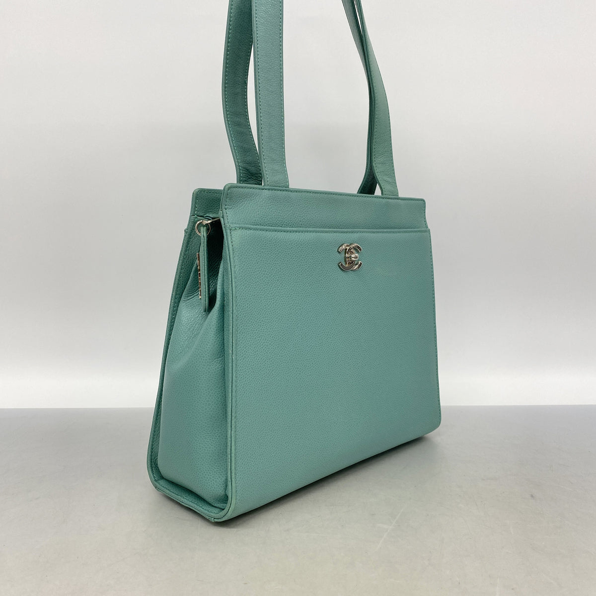 【6id5513】シャネル ショルダーバッグ キャビアスキン ターコイズブルー シルバー金具【中古】レディース