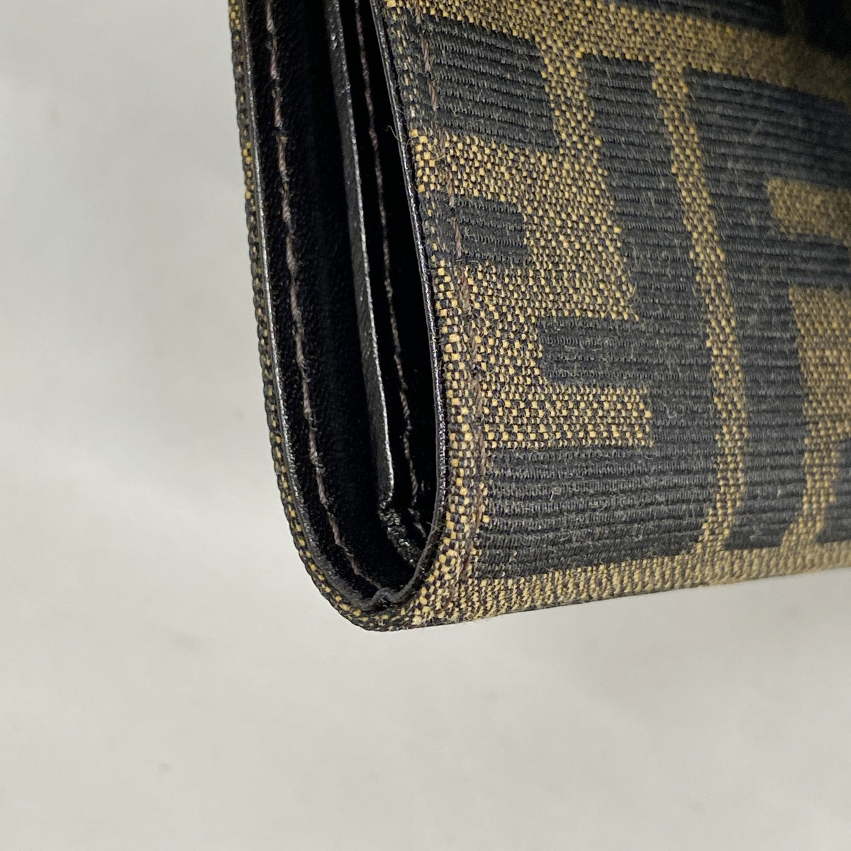 【6id5516】フェンディ 三つ折り財布 ズッカ ナイロンキャンバス ブラウン シルバー金具【中古】レディース