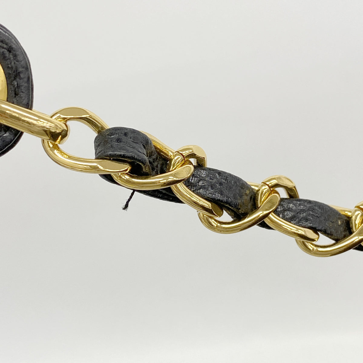 【6id5517】シャネル ショルダーバッグ トリプルココ キャビアスキン ブラック ゴールド金具【中古】レディース