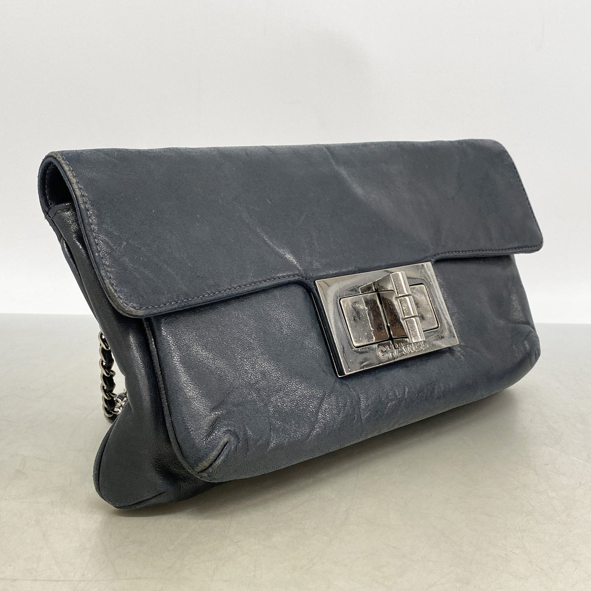【6id5518】シャネル ショルダーバッグ 2.55 Wチェーン レザー ブラック シルバー金具【中古】レディース