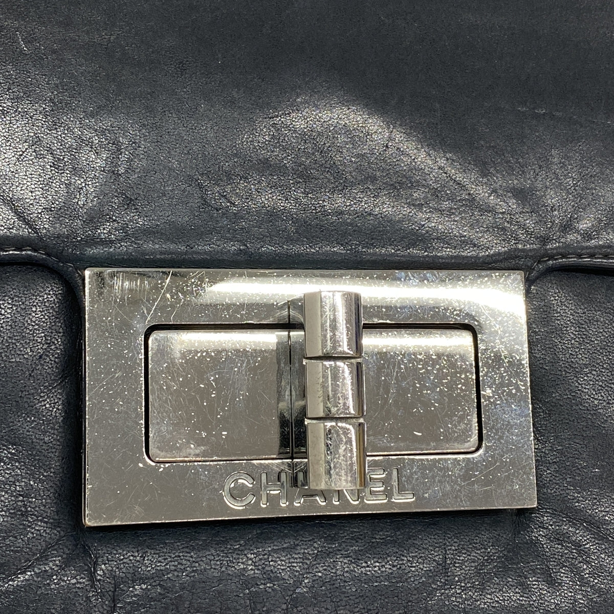【6id5518】シャネル ショルダーバッグ 2.55 Wチェーン レザー ブラック シルバー金具【中古】レディース