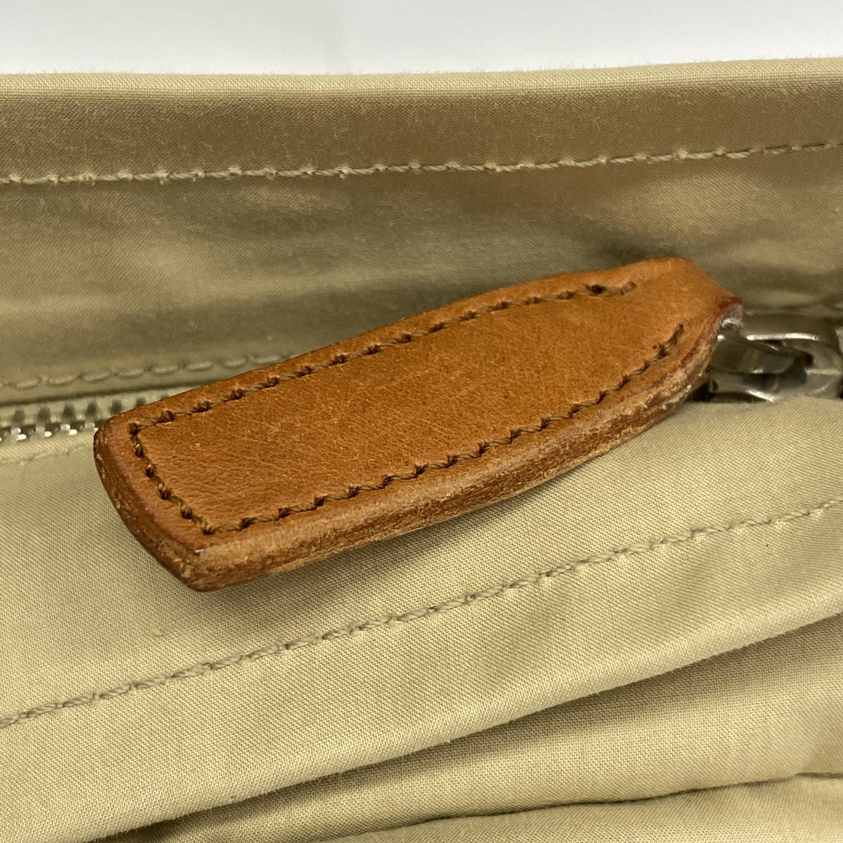 【6id5520】グッチ ショルダーバッグ シェリーライン 256312 ナイロン ベージュ シルバー金具【中古】メンズ レディース ユニセックス