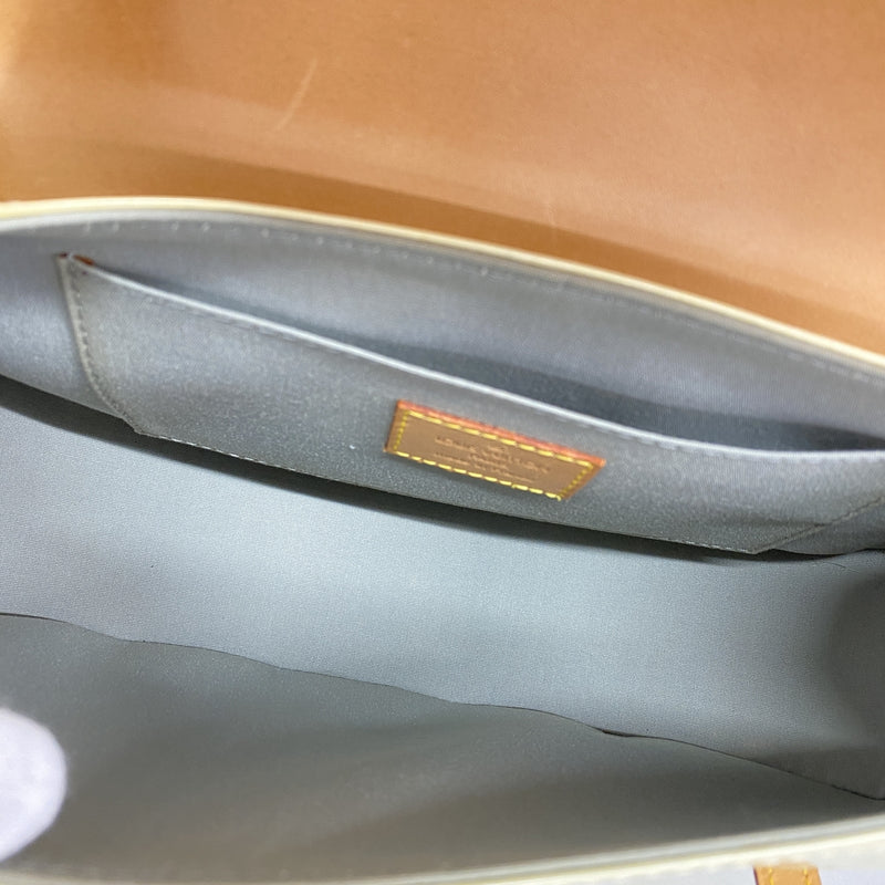 【6id5533】ルイヴィトン ショルダーバッグ ヴェルニ ビスケインベイPM M91187 ペルル【中古】レディース