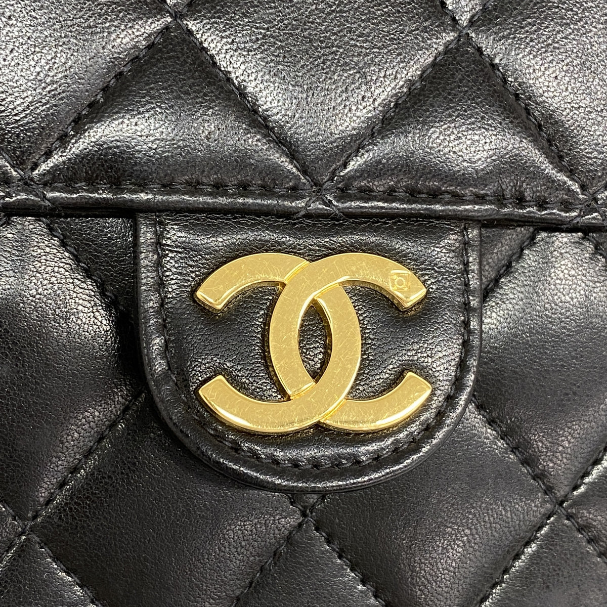 【6id5546】シャネル ショルダーバッグ マトラッセ チェーンショルダー ラムスキン ブラック ゴールド金具【中古】レディース