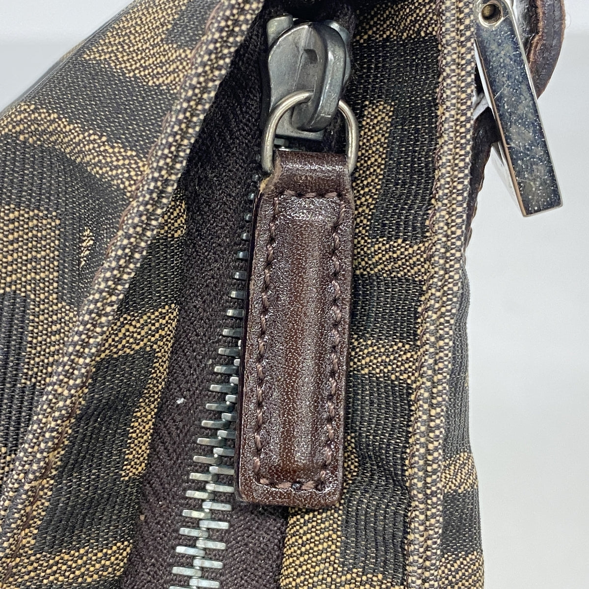 【6id5553】フェンディ ショルダーバッグ ズッカ ナイロンキャンバス ブラウン シルバー金具【中古】レディース