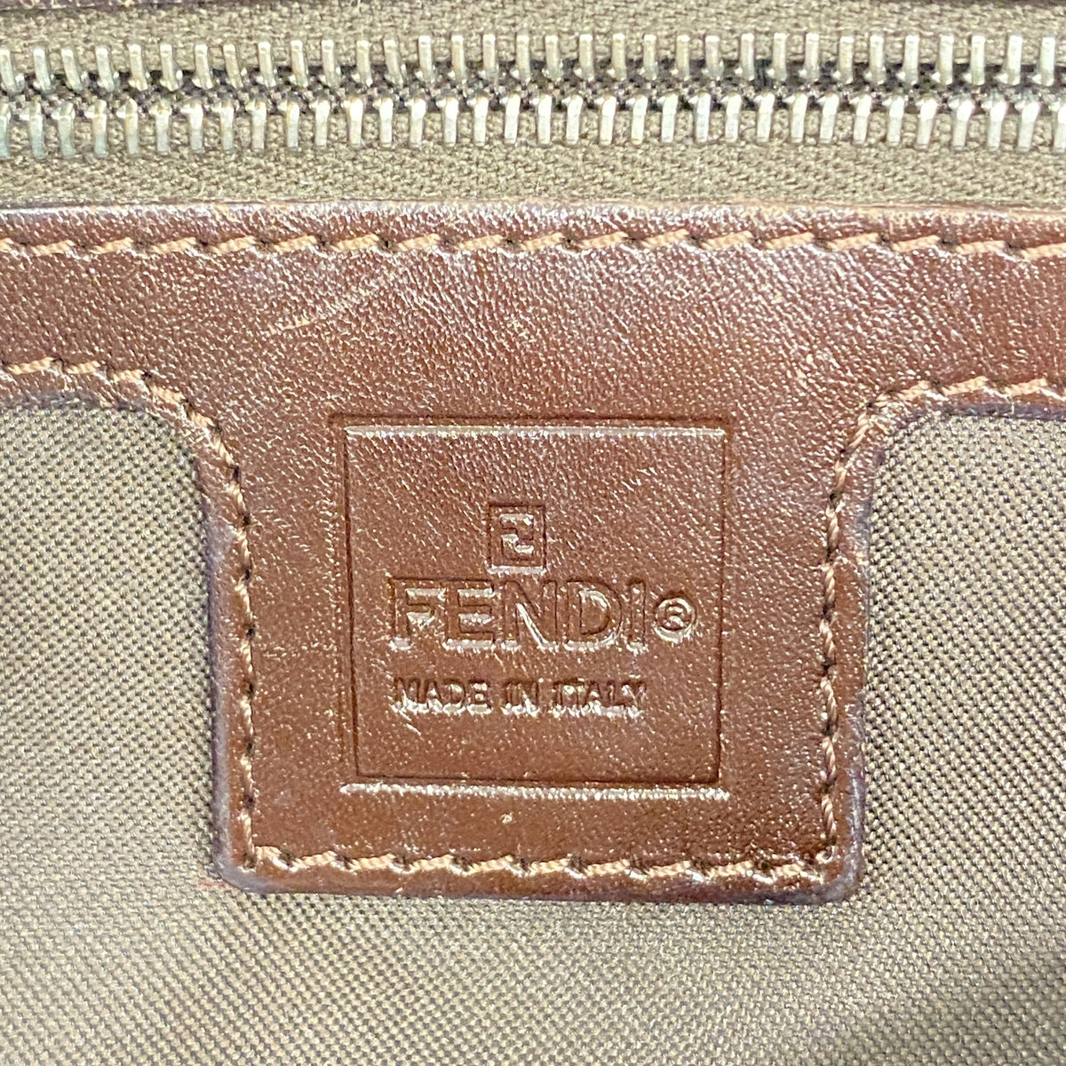 【6id5553】フェンディ ショルダーバッグ ズッカ ナイロンキャンバス ブラウン シルバー金具【中古】レディース