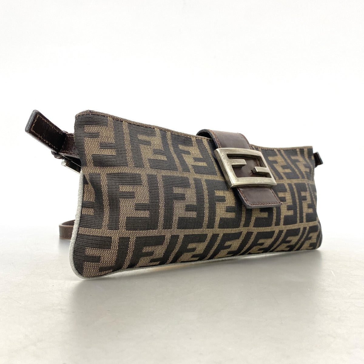 【6id5553】フェンディ ショルダーバッグ ズッカ ナイロンキャンバス ブラウン シルバー金具【中古】レディース