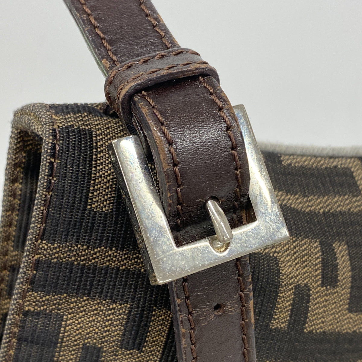 【6id5553】フェンディ ショルダーバッグ ズッカ ナイロンキャンバス ブラウン シルバー金具【中古】レディース
