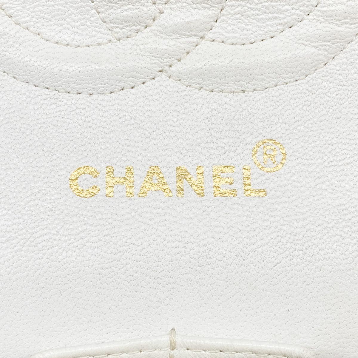 【6id5578-h】シャネル ショルダーバッグ マトラッセ Wフラップ Wチェーン ラムスキン ホワイト ゴールド金具【中古】レディース