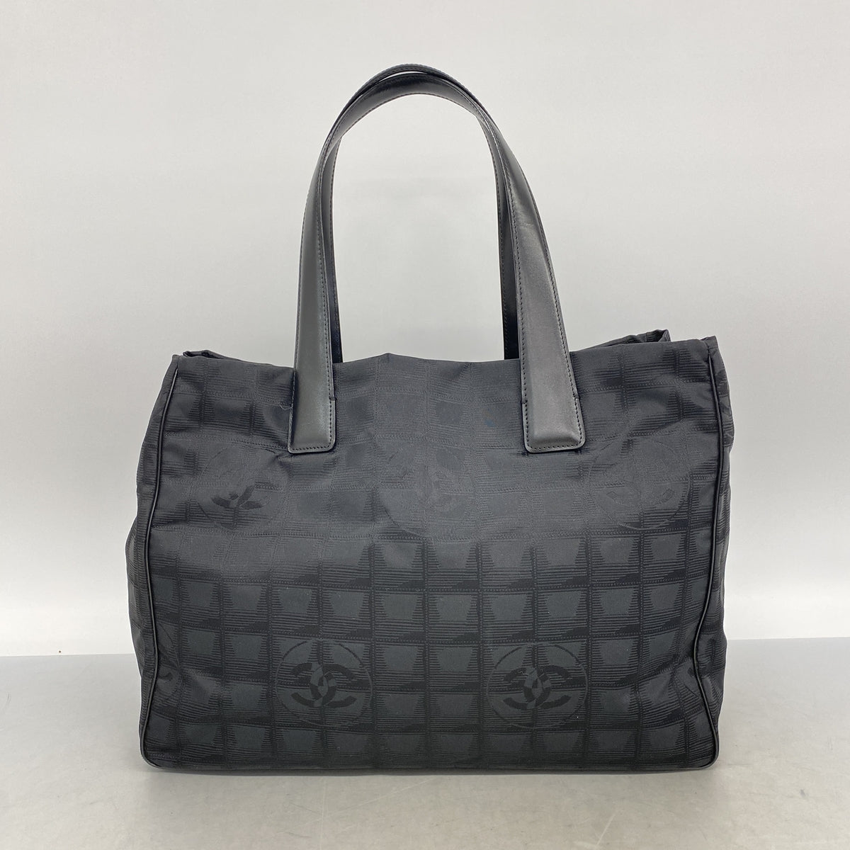 【6id5592】シャネル トートバッグ ニュートラベル ナイロン ブラック シャンパンゴールド金具【中古】レディース