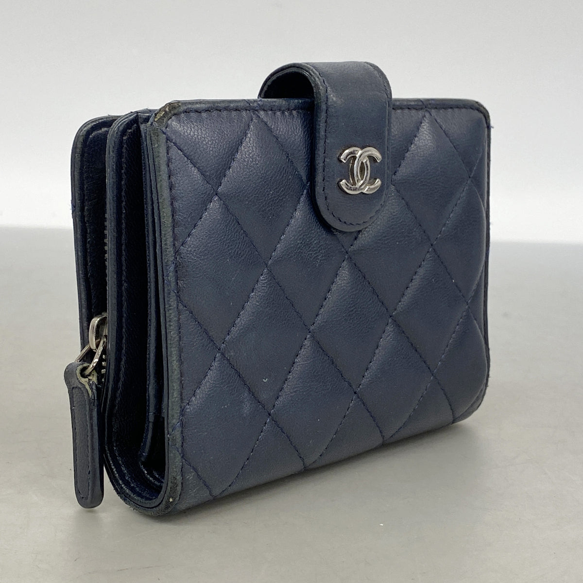 【6id5593】シャネル 財布 マトラッセ ラムスキン ネイビー シルバー金具【中古】レディース