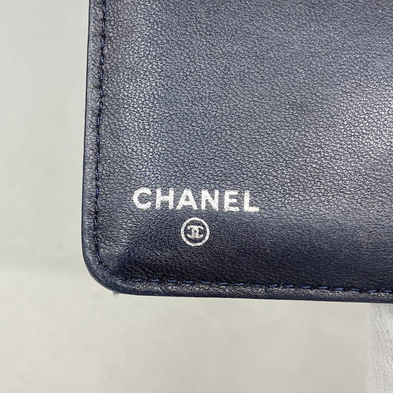 【6id5593】シャネル 財布 マトラッセ ラムスキン ネイビー シルバー金具【中古】レディース