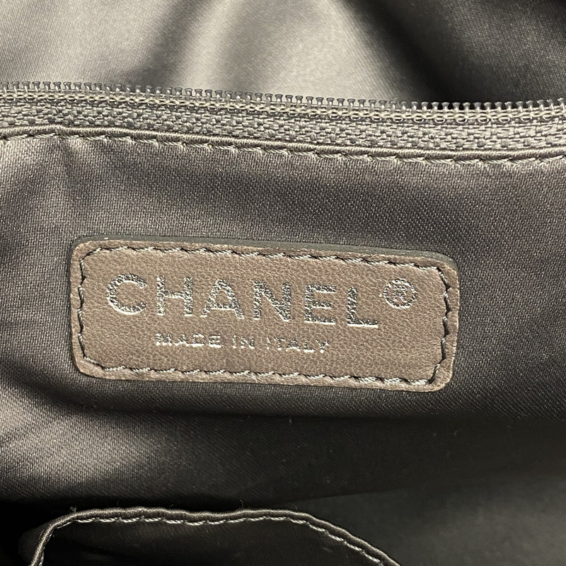 【6id5633】シャネル ショルダーバッグ チェーンショルダー レザー ネイビー シルバー金具【中古】レディース