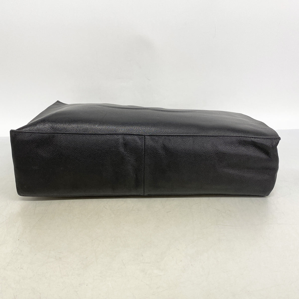 【6id5635】シャネル チェーントート キャビアスキン ブラック ゴールド金具【中古】レディース