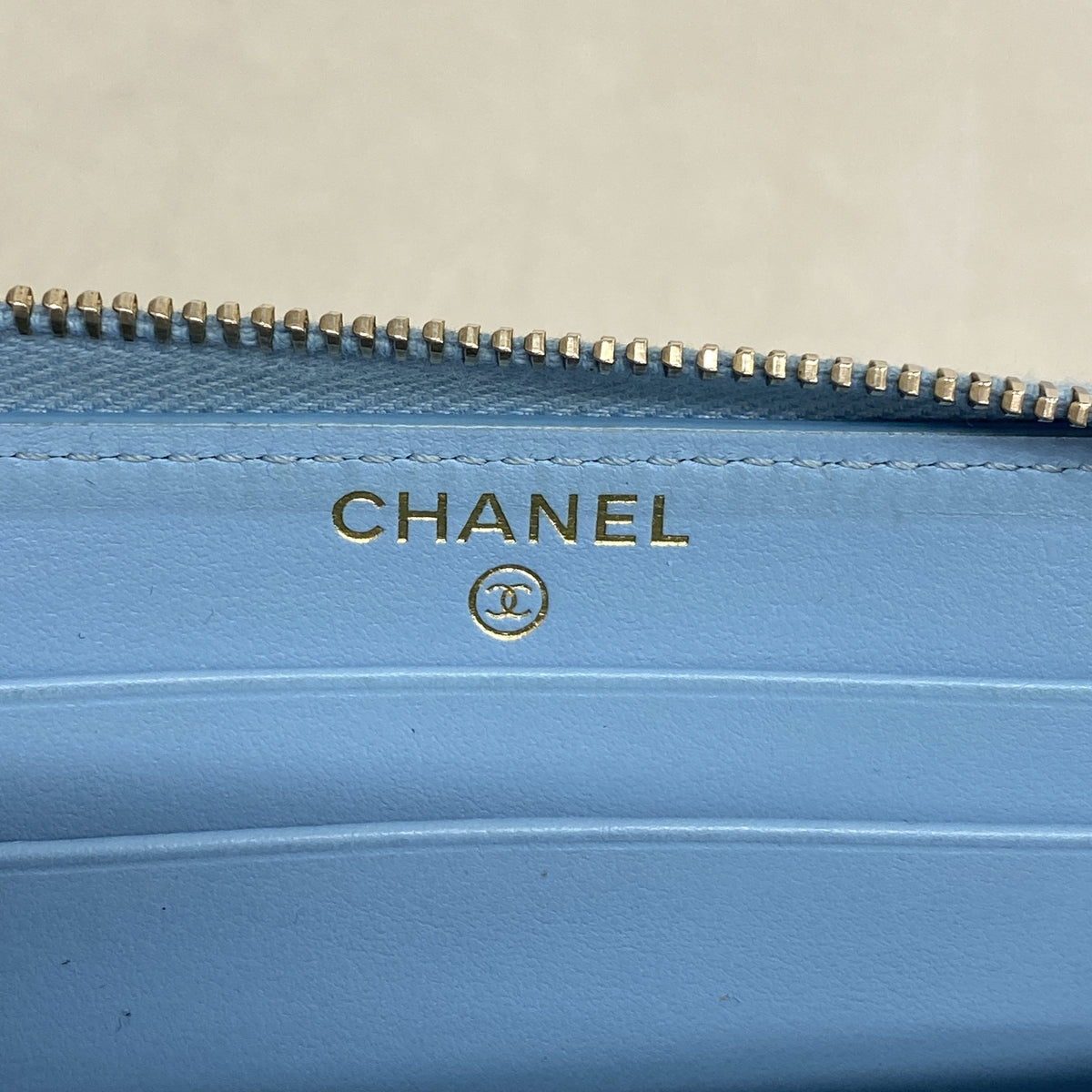 【6id5671】シャネル コインケース マトラッセ キャビアスキン ライトブルー ゴールド金具【中古】レディース