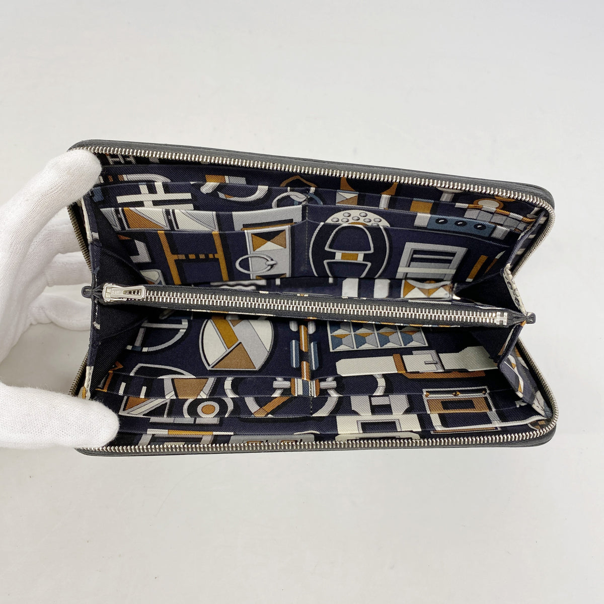 【6id5691】エルメス 長財布 アザップロングシルクイン ヴォーエプソン ブラック シルバー金具 A刻印【中古】メンズ レディース ユニセックス