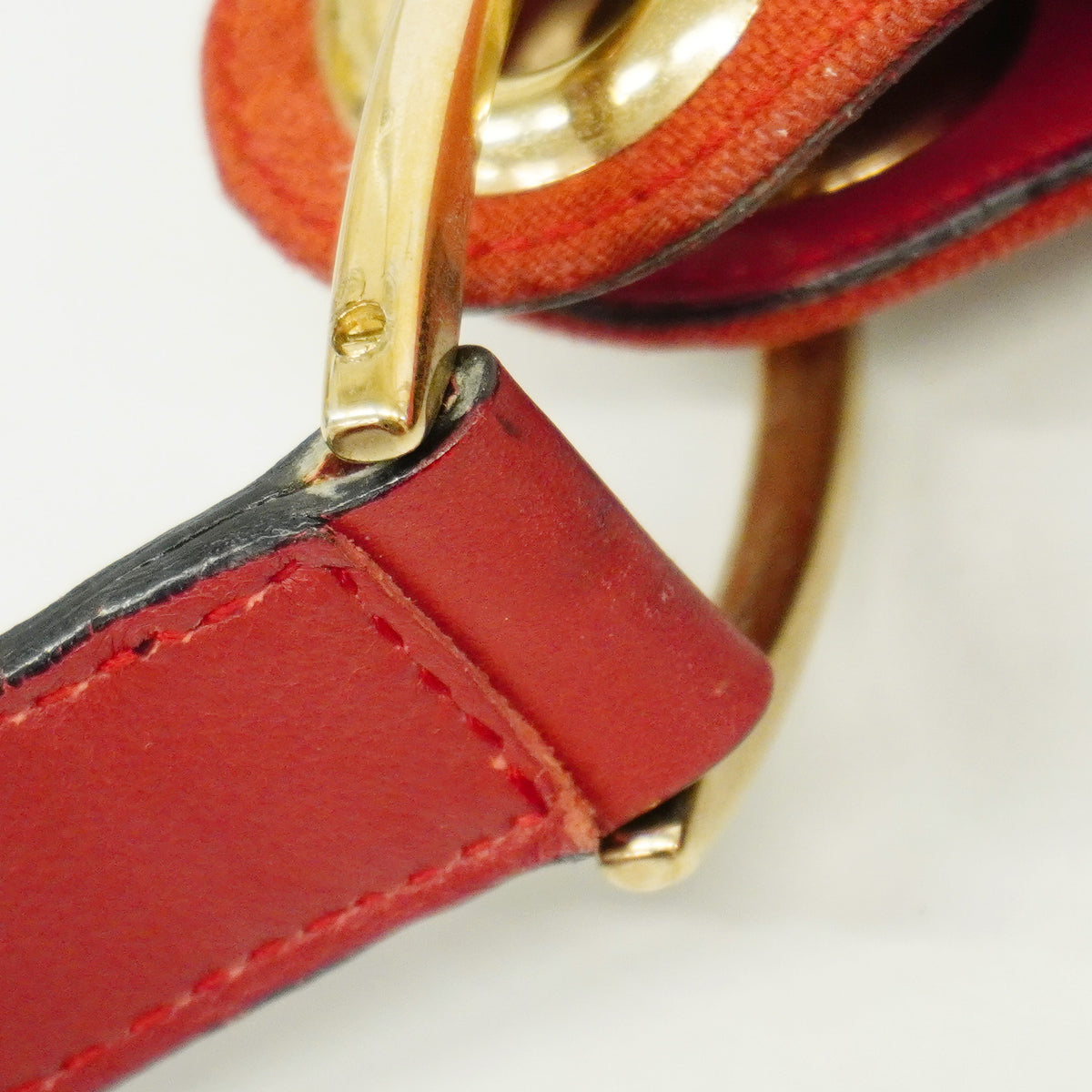 【6id5701】グッチ ショルダーバッグ GGキャンバス 257265 キャンバス レッド シャンパンゴールド金具【中古】レディース