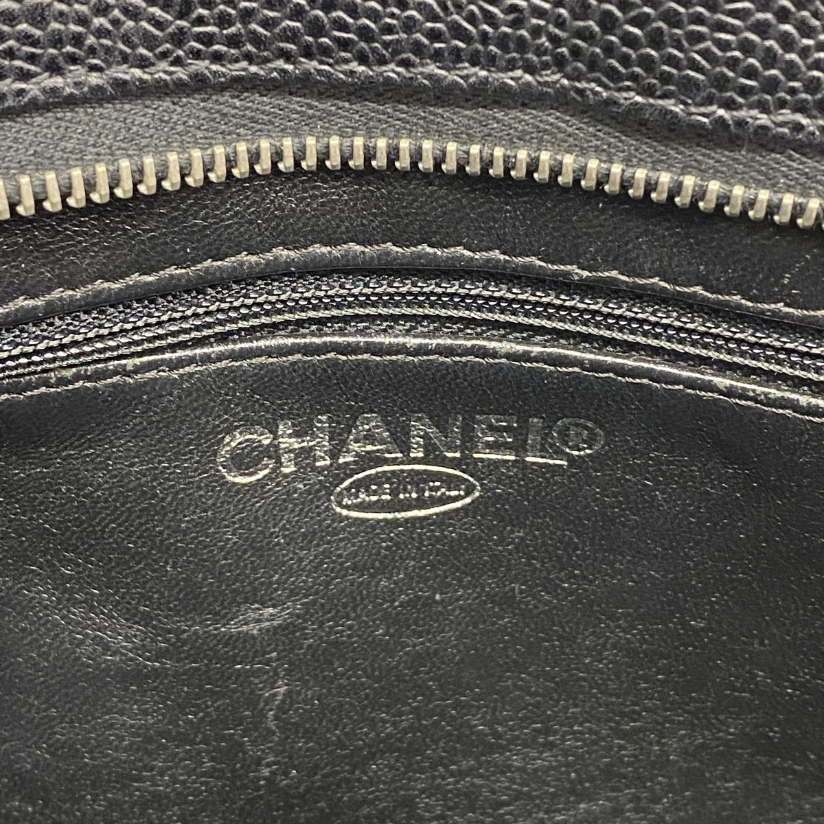 【6id5718】シャネル トートバッグ 復刻トート キャビアスキン ブラック シルバー金具【中古】レディース