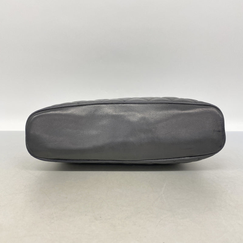 【6id5771】シャネル ショルダーバッグ マトラッセ チェーンショルダー ラムスキン ブラック ゴールド金具【中古】レディース